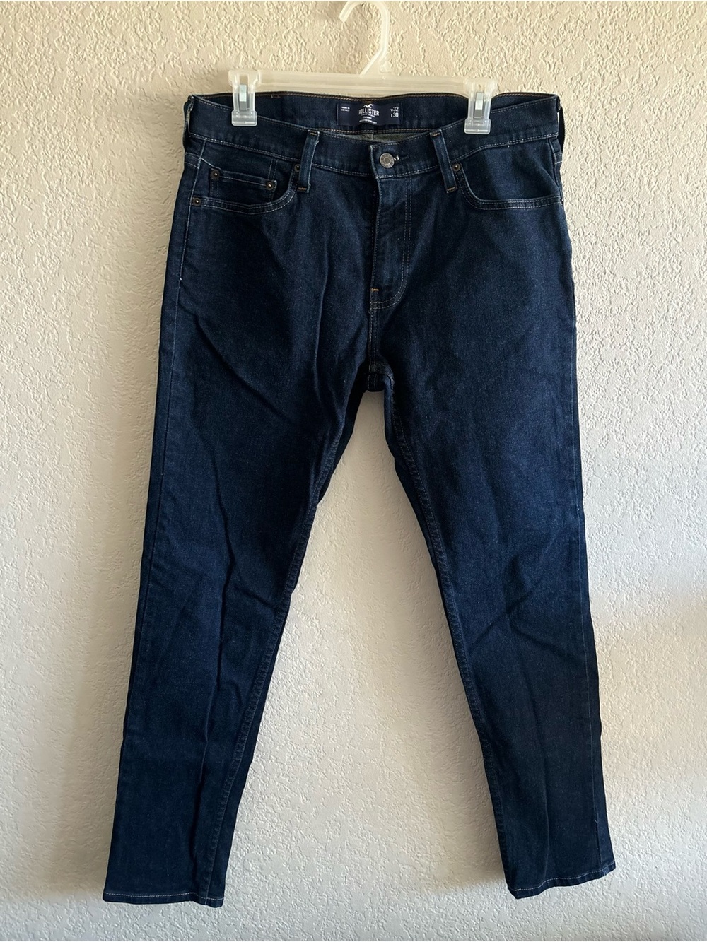 Hollister Men’s Classic Dark Blue Super Skinny Jeans - Size 32